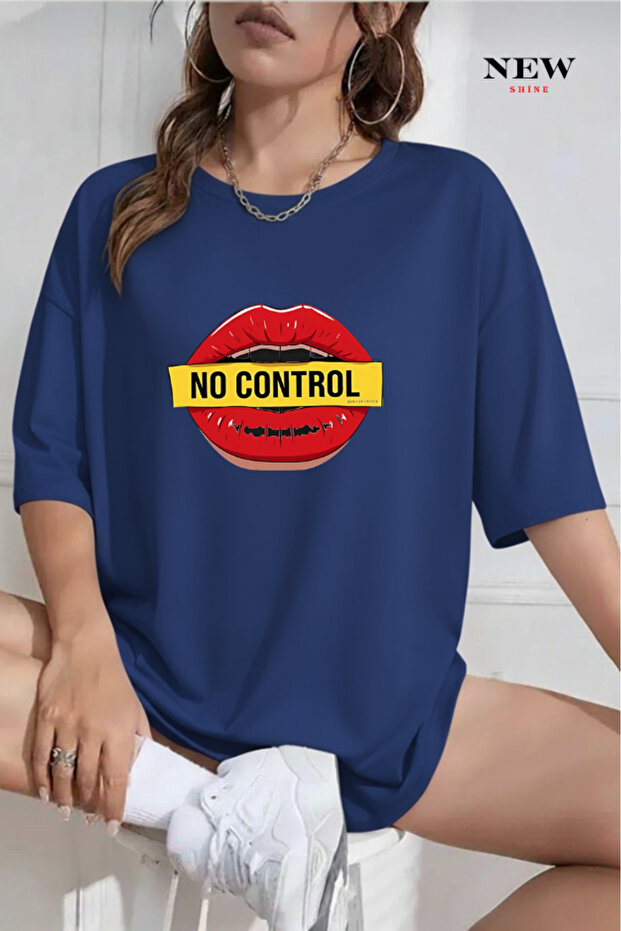 تي شيرت No Control مطبوع قصة فضفاضة