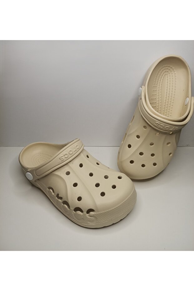 Self-Patterned Slippers Without Straps - 3