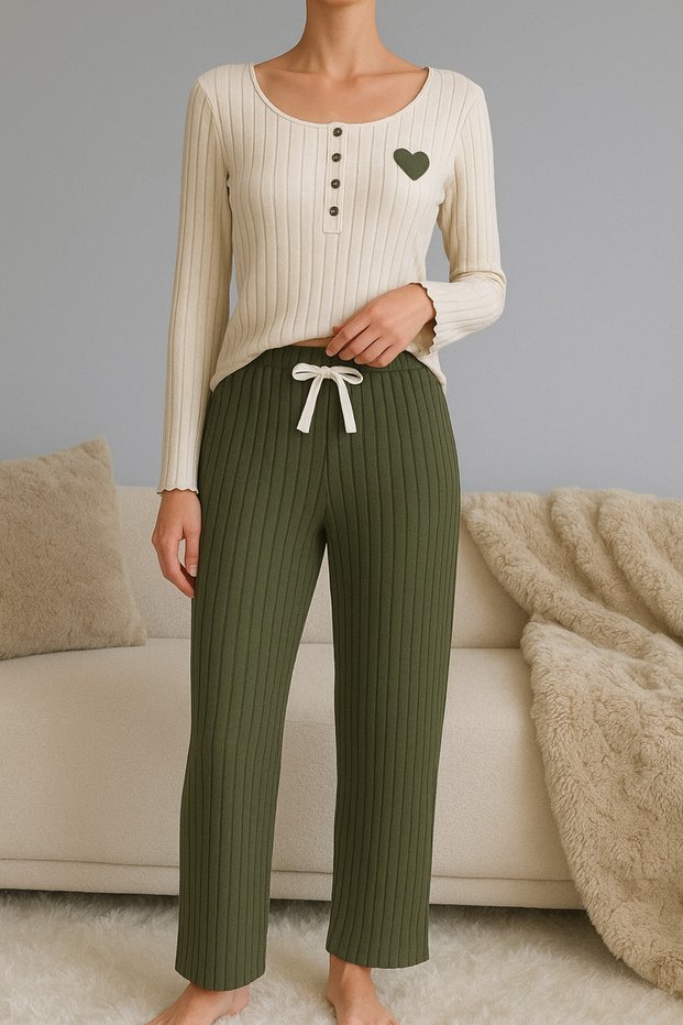 Cotton Ribbon and Green Heart Detailed Pajama Set