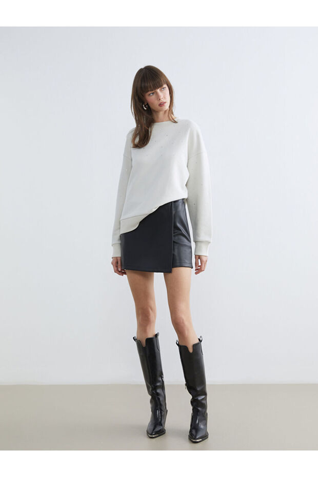 Zippered Waist Leather-Look Shorts Skirt for Style Enthusiasts from Uzg Store