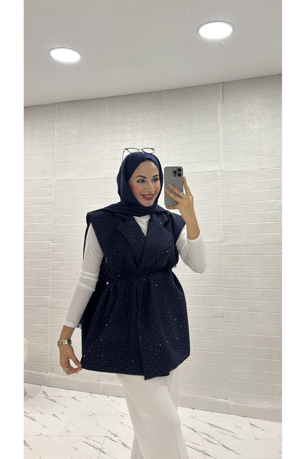 ASTARLI YAKALI TAŞLI PULLU TESETTÜR YELEK - 4