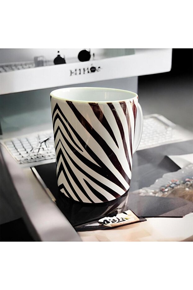 كوب منقوش بنمط الحمار الوحشي - 2