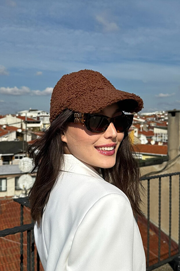 Women's Teddy Textured Winter Women's Visor Hat – Soft Lamb Fur Look Model