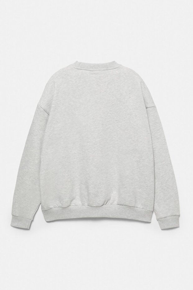 İşlemeli yama detaylı sweatshirt - 7