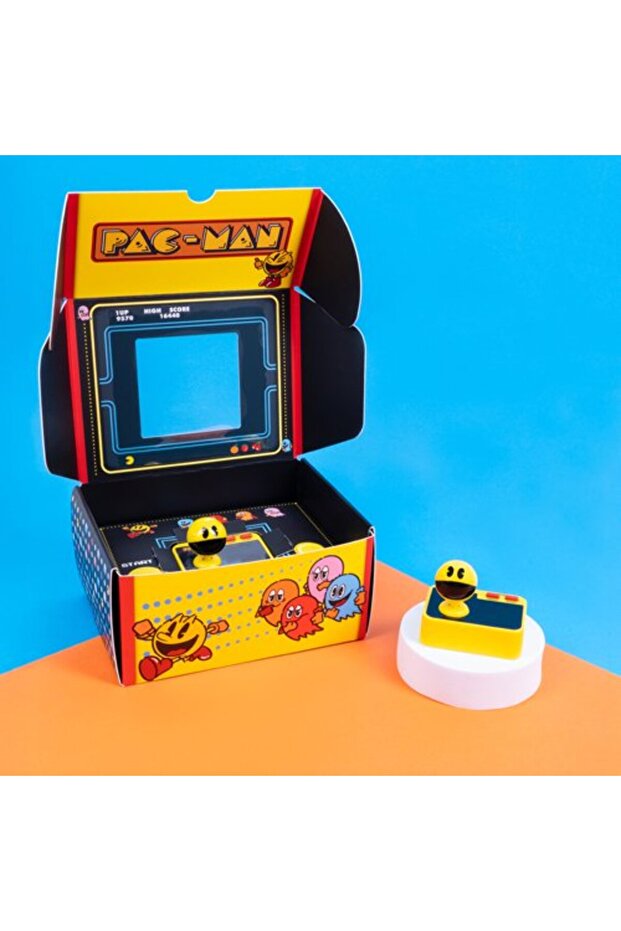 Pac-Man Plug & Play HDMI Console 320119 (Ages 8+)