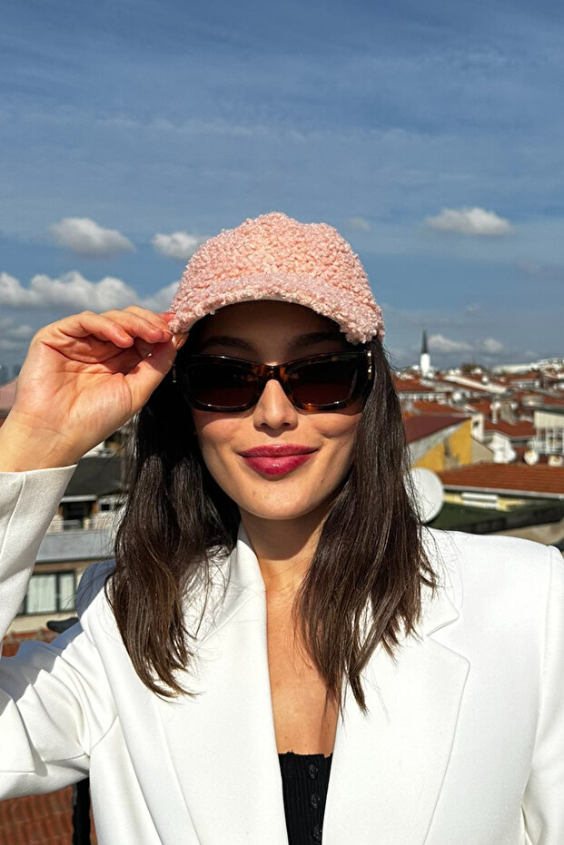 Women's Teddy Textured Winter Women's Visor Hat – Soft Lamb Fur Look Model