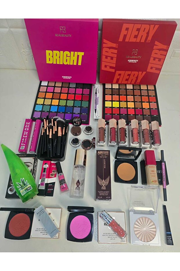 Makeup set with multiple varieties - 4
