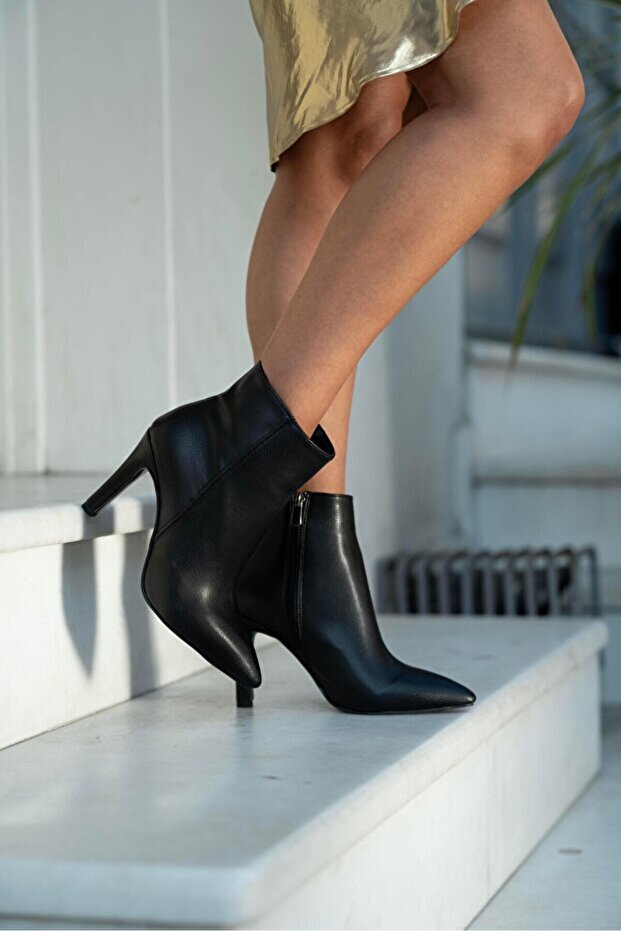 Pine Cone K202 Women's Pointed Toe Heeled Zippered Casual Boots