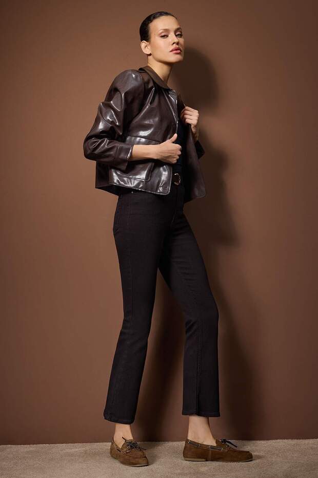 Kahverengi Yüksek Bel Comfort/Esnek Crop Flare Jeans TWOAW26JE00278 - 2