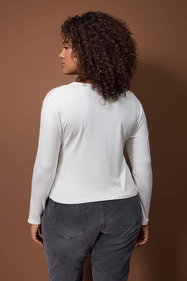 Beyaz Çıtçıtlı Crop Boy Basic Örme Büyük Beden Bluz TBBAW26AF00119 - 4