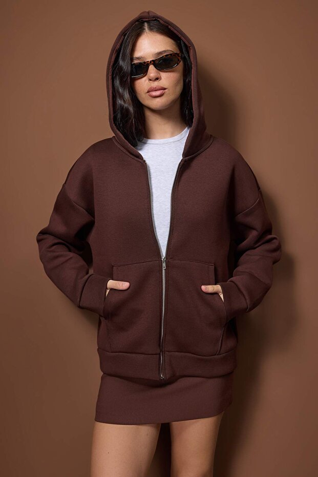 Wardrobe Essentials – Koyu Kahverengi Oversize Kapüşonlu Örme Sweatshirt |TWOAW26SW00018 - 1