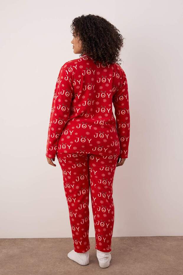 Kırmızı Yılbaşı Temalı Desenli Gömlek Yaka Polar Pijama Takımı TBBAW26AI00054 - 4