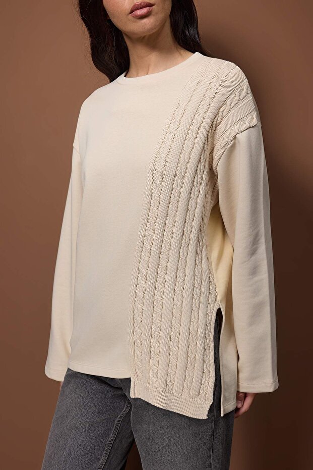 Taş Triko Detaylı Bisiklet Yaka Relaxed Örme Sweatshirt TWOAW26SW00076 - 3