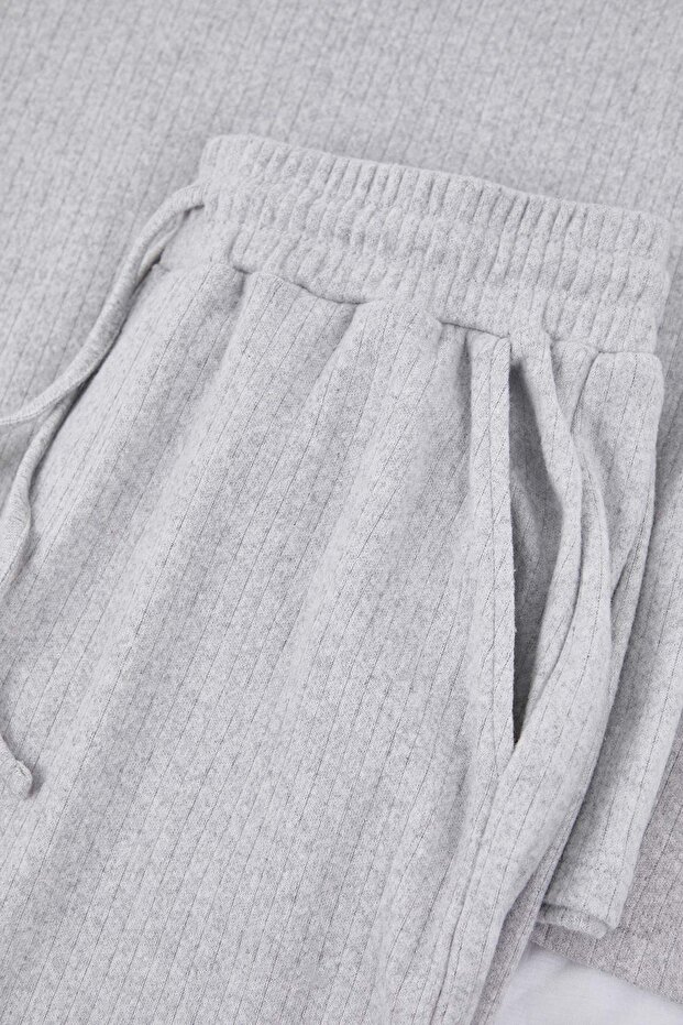 Gri Regular Fit Cepli Etiket Detaylı Yumuşak Tuşeli Kalın Örme Pijama Takımı TMNAW26PT00000 - 6