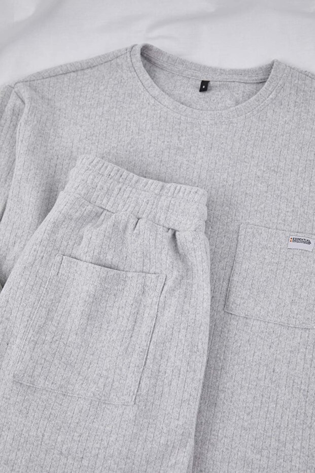 Gri Regular Fit Cepli Etiket Detaylı Yumuşak Tuşeli Kalın Örme Pijama Takımı TMNAW26PT00000 - 7