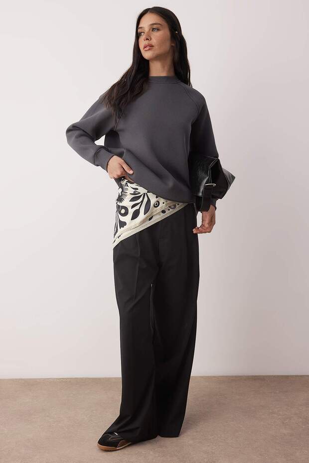 Antrasit Relaxed/Rahat Kalıp Basic Reglan Kol Bisiklet Yaka Örme Sweatshirt TWOAW24SW00104 - 1