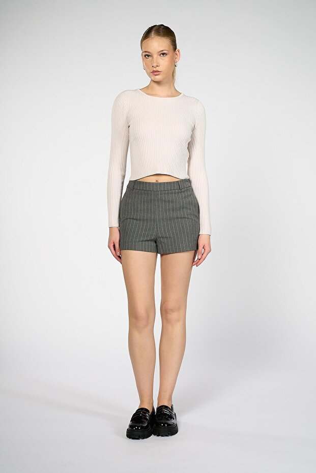 Kadın Gri Çizgili Şort - 1