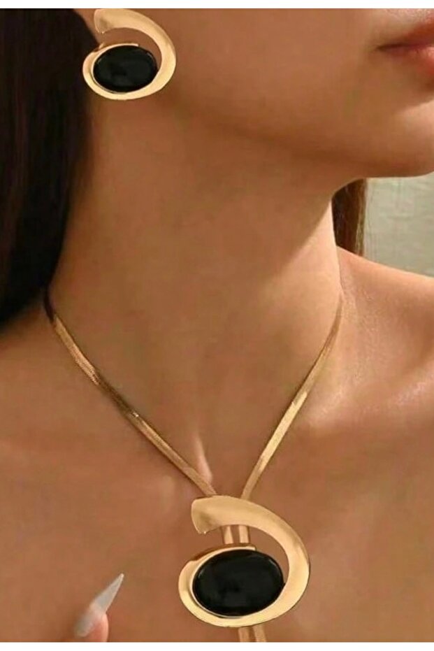 Marka Model Küpe - 3