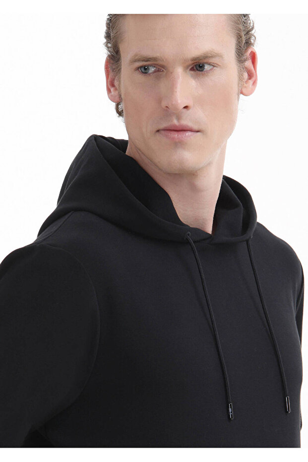Siyah Kapüşonlu Düz Sweatshırt - 4