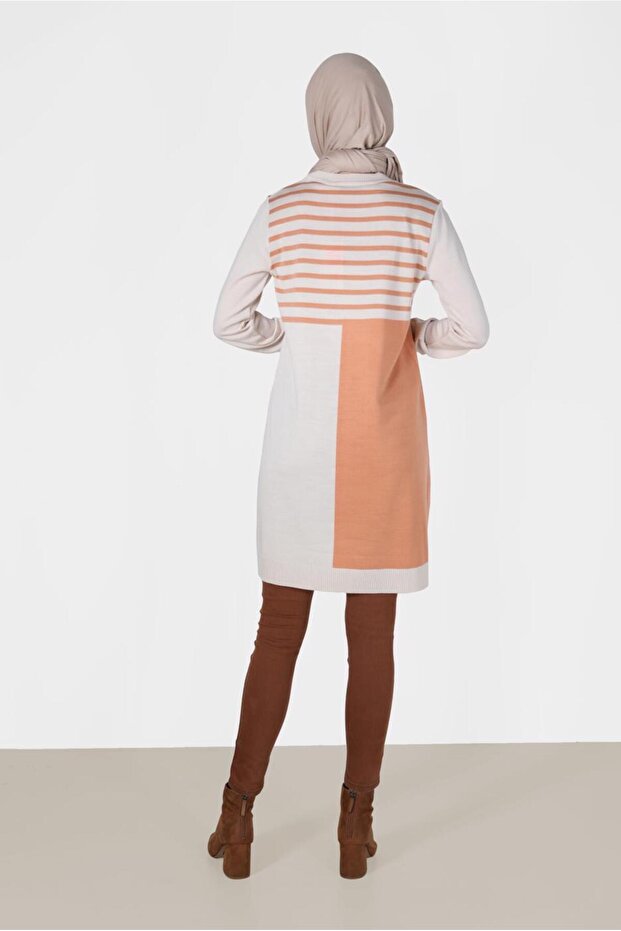 Two-Color Knitted Tunic with Striped Detail 42005 - 4