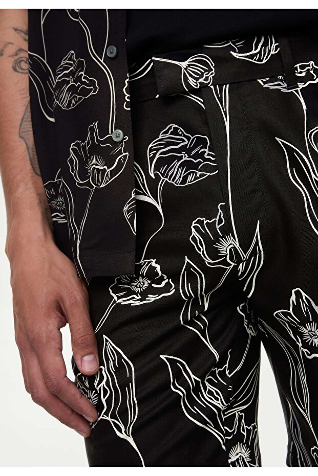Regular Fit Çiçek Desenli Şort - 2