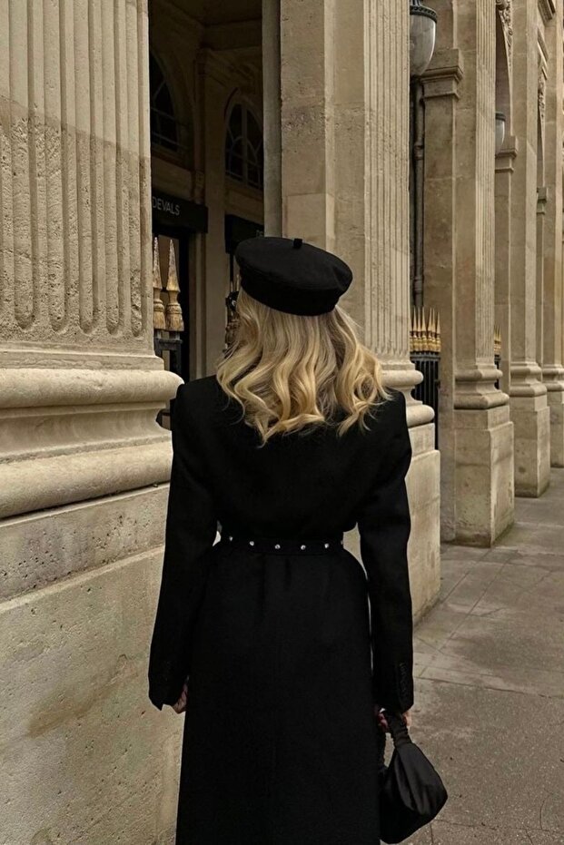 Kadın Ressam Bere - 2