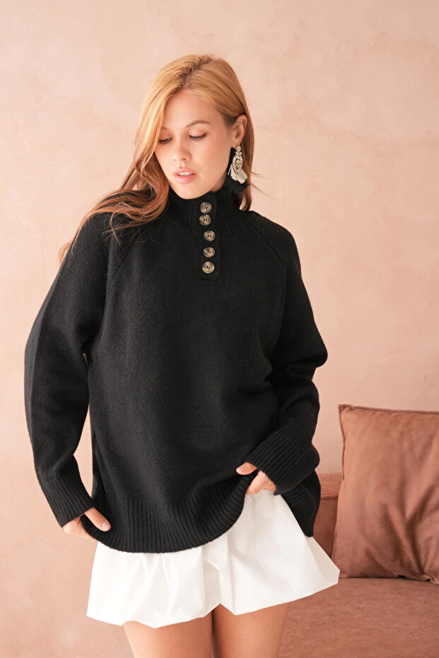 Women's Mock Neck Button Detail Oversized Knitwear Sweater