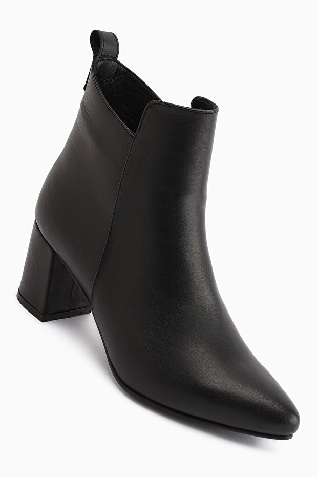 Julia Genuine Leather Black Heeled Women's Boots