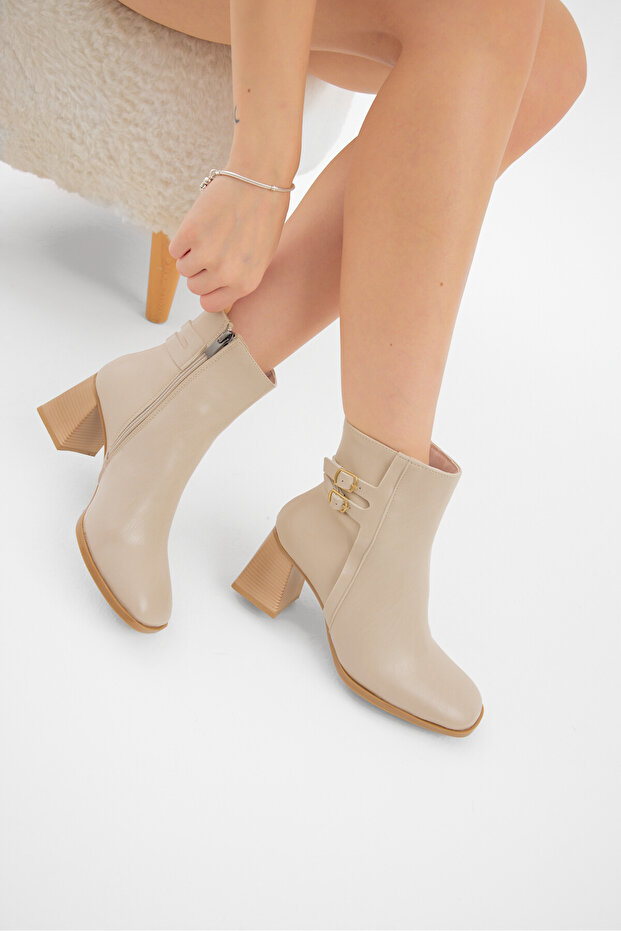 Women's Beige Tpu Sole Double Buckle Zippered Heeled Boots
