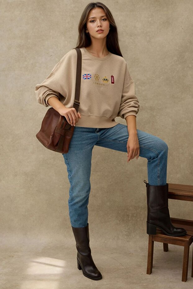 İşlemeli Yuvarlak Yaka Sweatshirt - 5