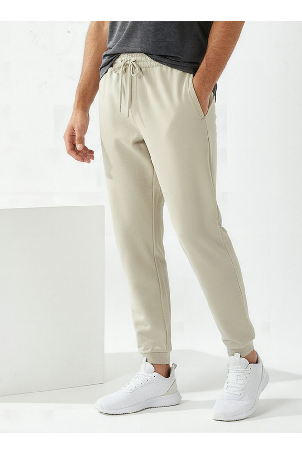 Men Regular Fit Joggers with Drawstring Waist