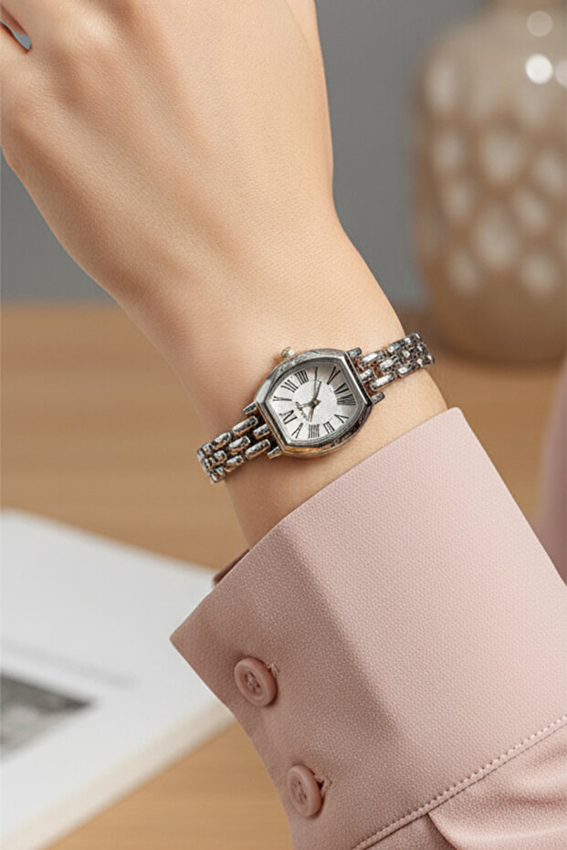 Newoc Geometric Case Minimal Silver Women's Wristwatch