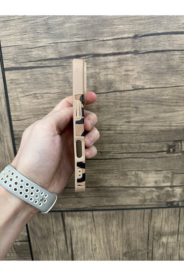 غطاء كاميرا متوافق مع آيفون 17 برو بنمط الفهد مع بروز للكاميرا - 4