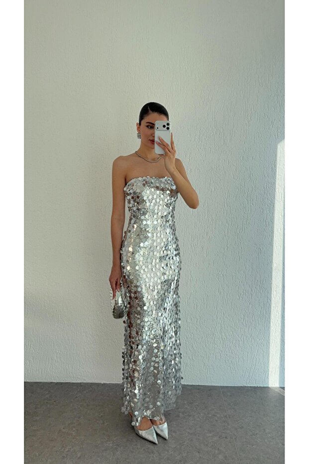 Pullu Gümüş Straplez Elbise - 1