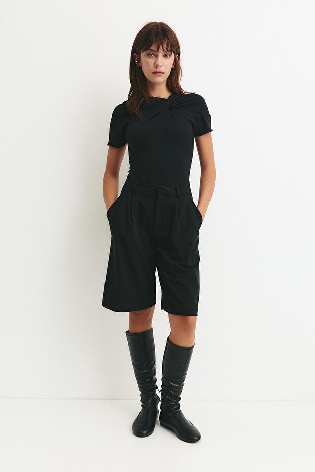 Düğüm detaylı dekolteli body - 2