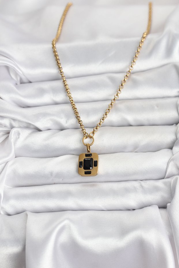 Golden Steel Chain Vintage Women's Necklace for Elegant Necks