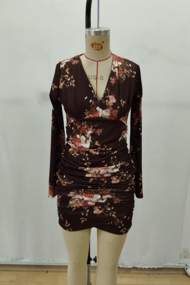 فستان غطس بياقة على شكل حرف V ونقشة زهور - منقوش - 4