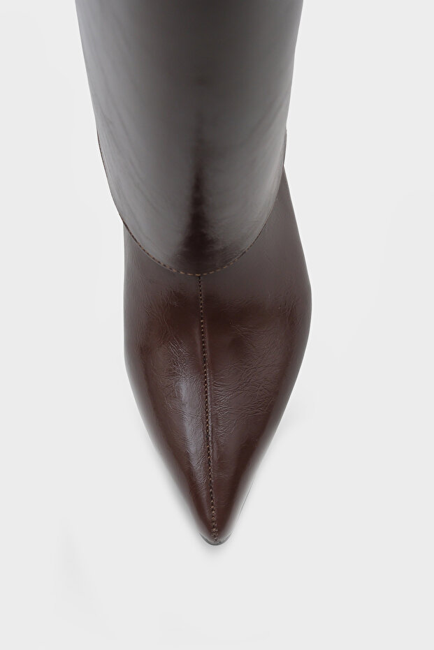 Γυναικείες μπότες από λουστρίνι σε καφέ χρώμα - 6