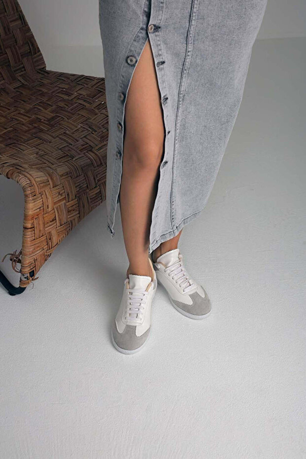 Women's White Xalda Lace-Up Leather Sneaker Byndamd001