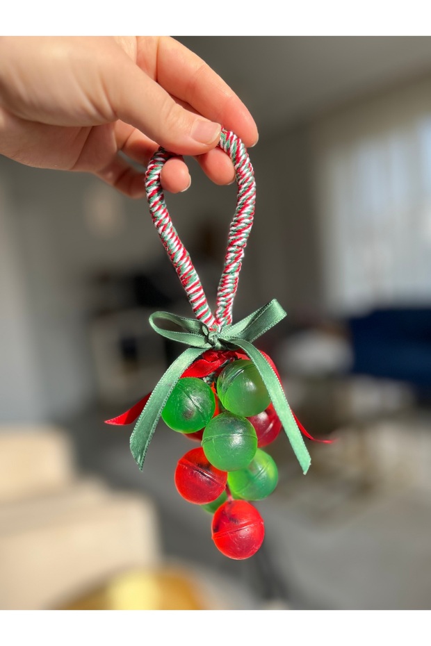 صابون عنب صغير الحجم بتصميم عيد الميلاد