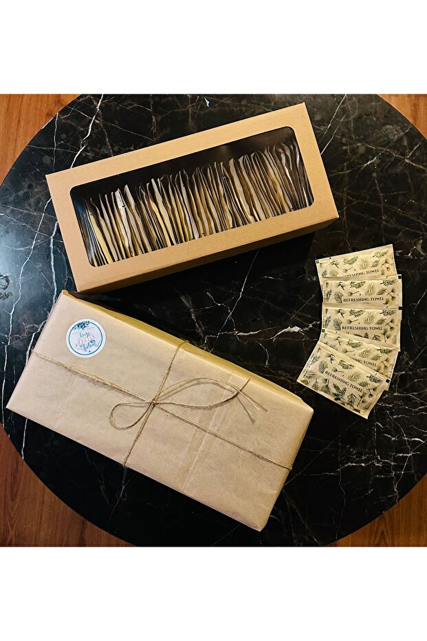 Kraft Set of 85 – Green Floral Pattern Disposable Wet Wipes – Natural Wipes with Gift Packaging