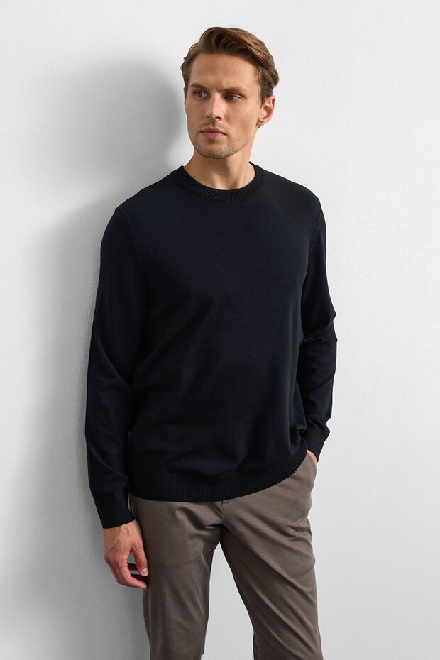 Black Men's Stand Collar Regular Fit Sweater B35W40041