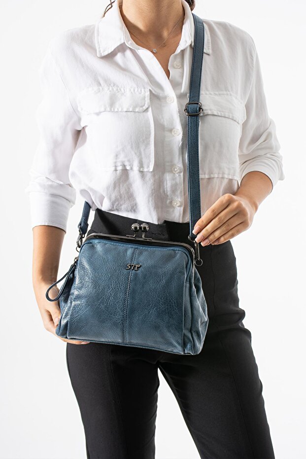 Washed Leather Clip-On Zippered 3-Compartment Scholarship Shoulder Bag Blue Model: (571-13t)