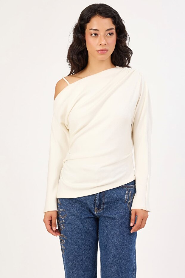 Asimetrik yakalı örme bluz - 1