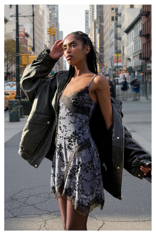 Dantelli tül askılı mini elbise - 3