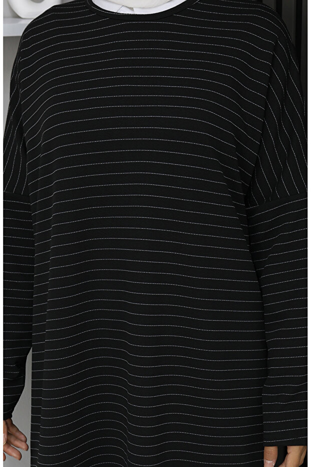 موسمي تونيك أساسي مخطط ذو قصة مريحة 8764-01 أسود - 4