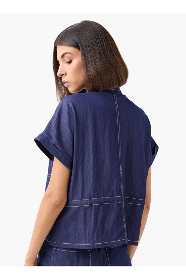 قميص برباط وأكمام طويلة - 4