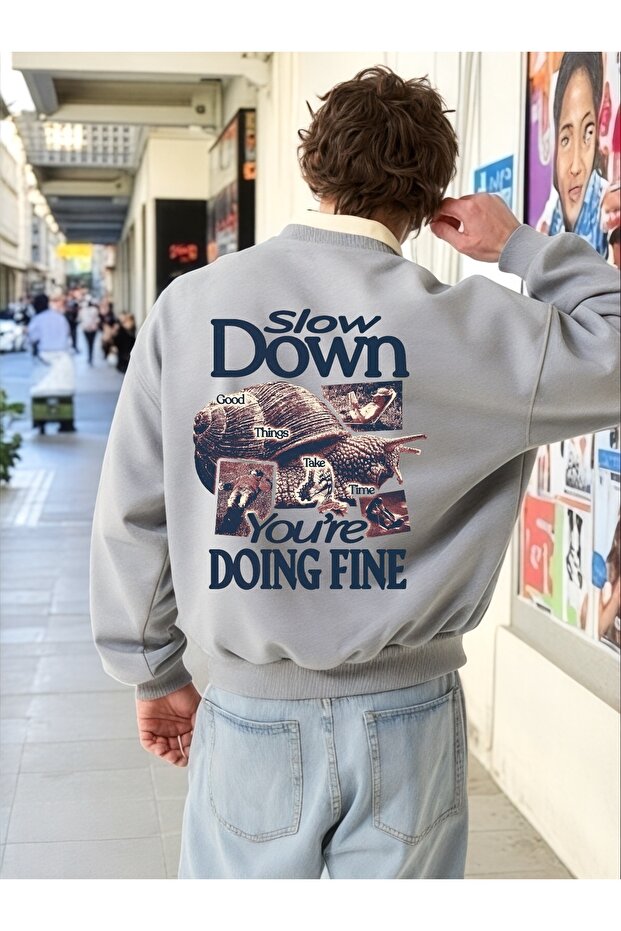سويت شيرت بأكمام طويلة للجنسين من Slow Down Transfer مطبوع مقاس كبير ذو ياقة دراجة