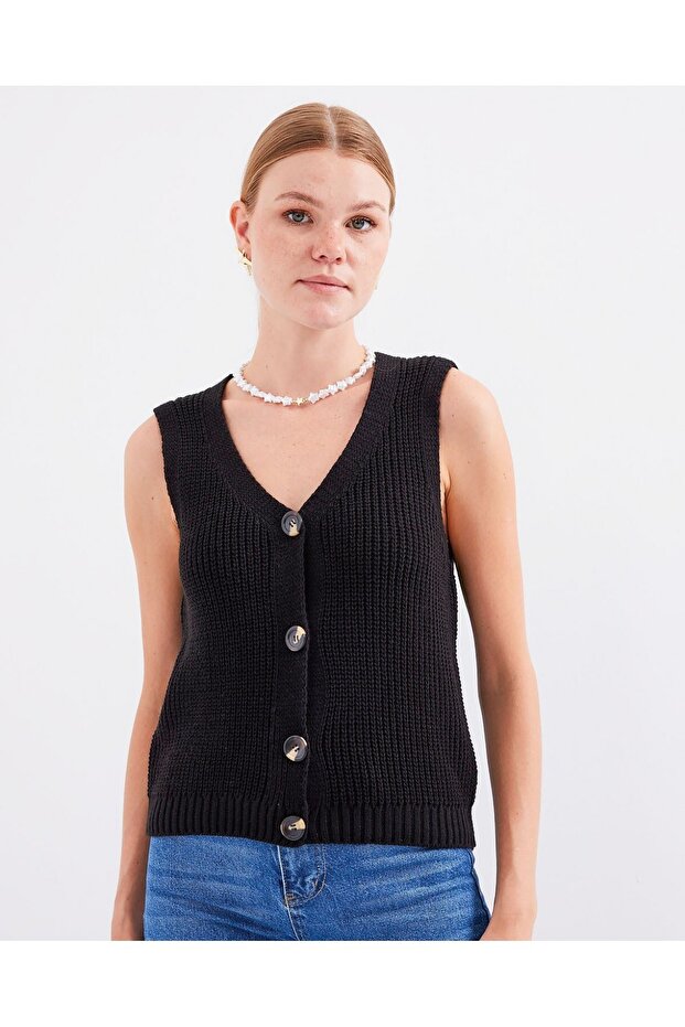 15881 Buttoned Short Knit Vest - Black