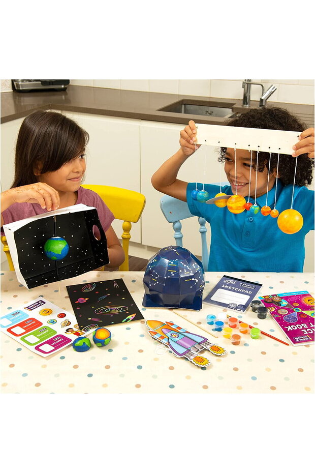 Create and discover - Outer space - 3